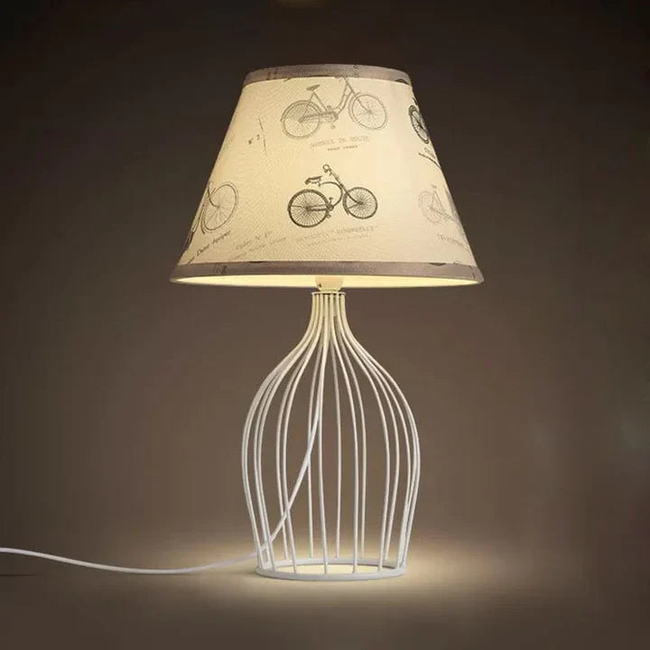 GloLight – traditionele kegelvormige tafellamp met metalen kooivoet