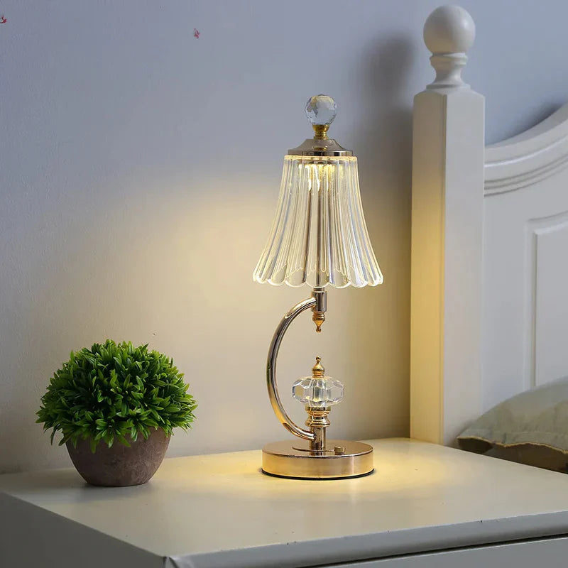 Vintage gouden kristallen tafellamp