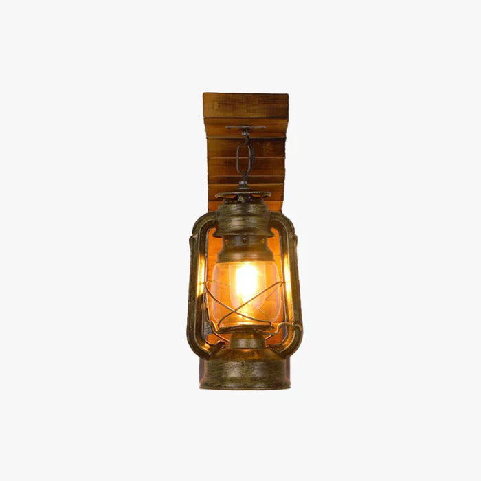 Austin vintage wandlamp – lantaarnstijl, bruin, metaal en hout