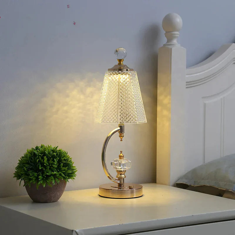 Vintage gouden kristallen tafellamp