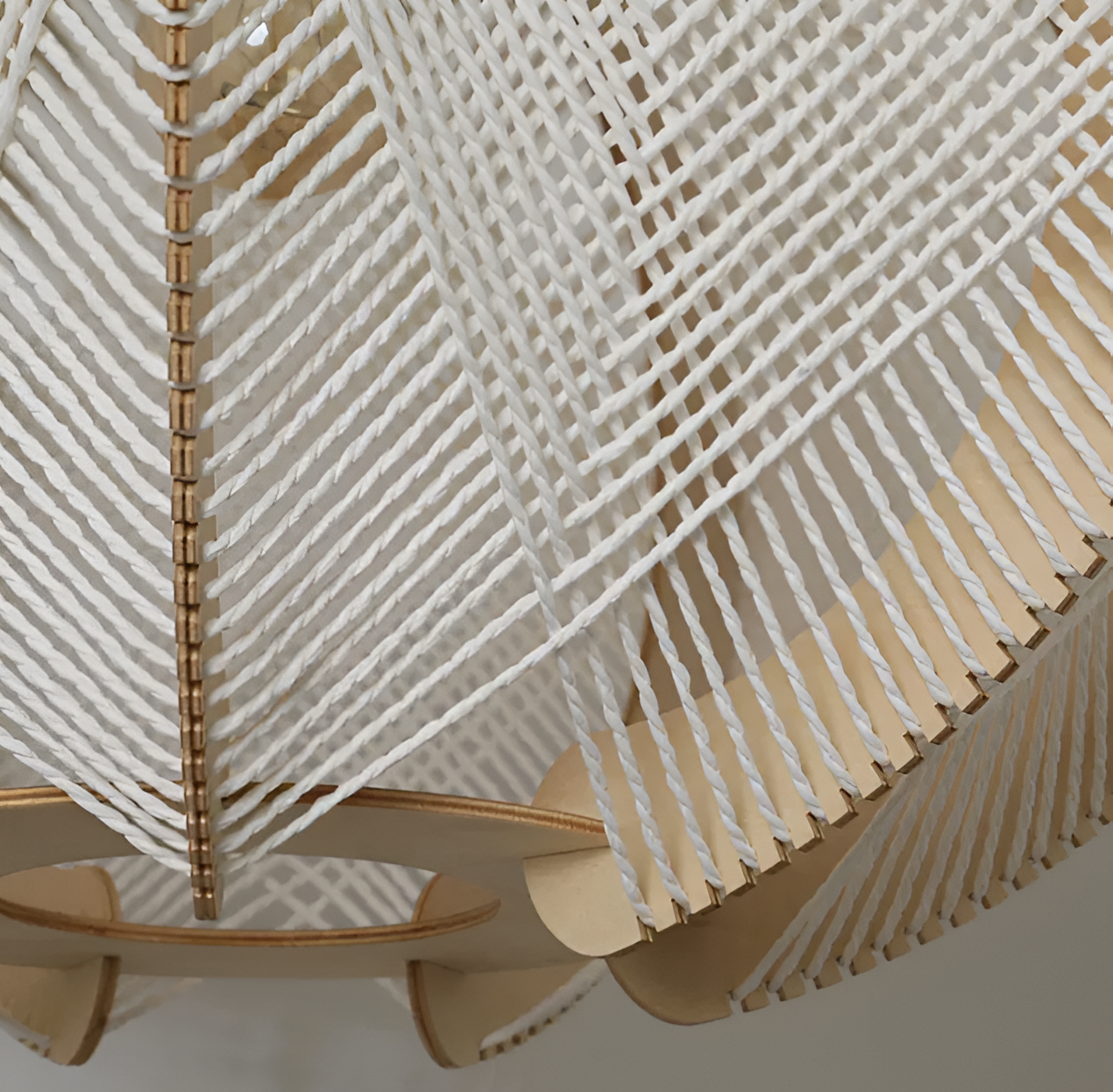 Kirei hanglamp - geometrische hanglamp van henneptouw en hout - wabi sabi verlichting