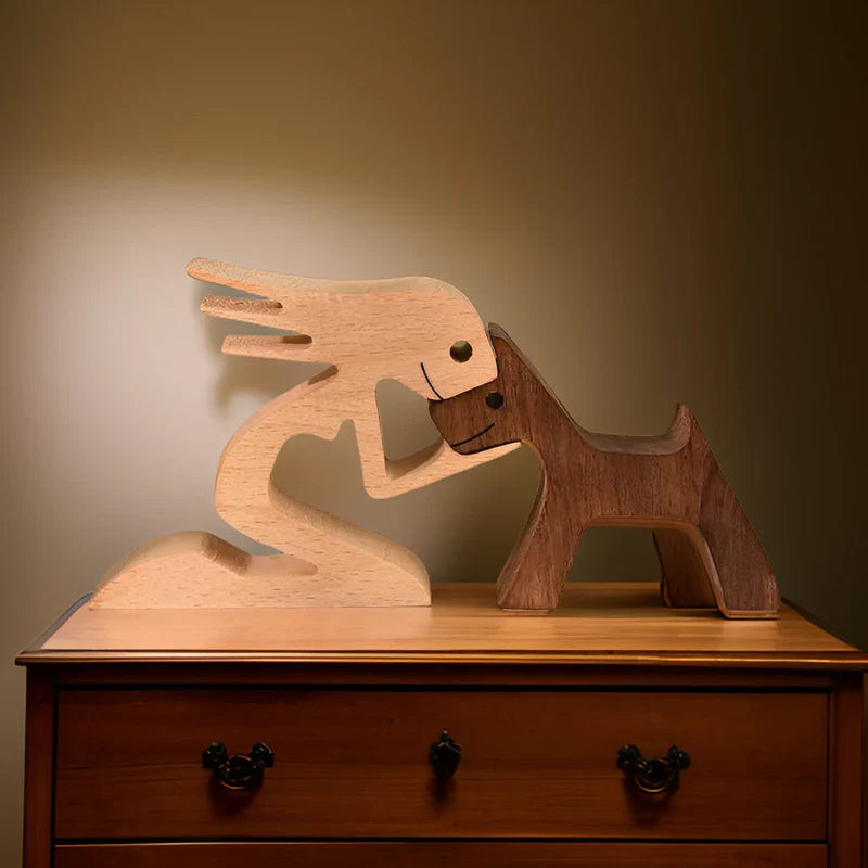 Paws of love - hond en man handgemaakte houten sculptuur - symbool voor eeuwige band