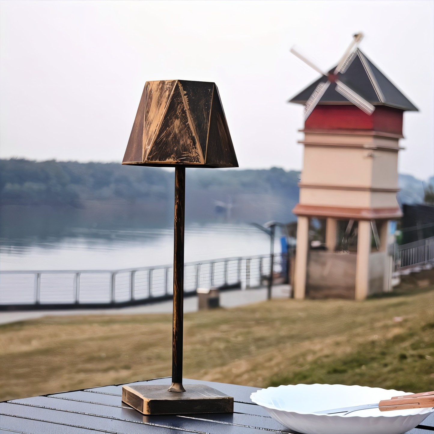 PolyLamp - draagbare zeshoekige led tafellamp - waterdicht en oplaadbaar