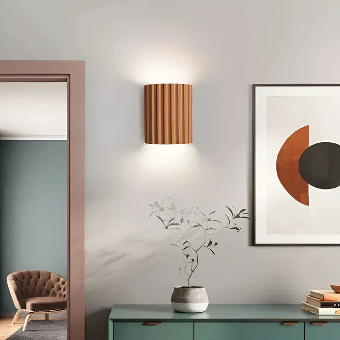 Gestreepte led wandlamp van kunsthars voor een moderne scandinavische sfeer