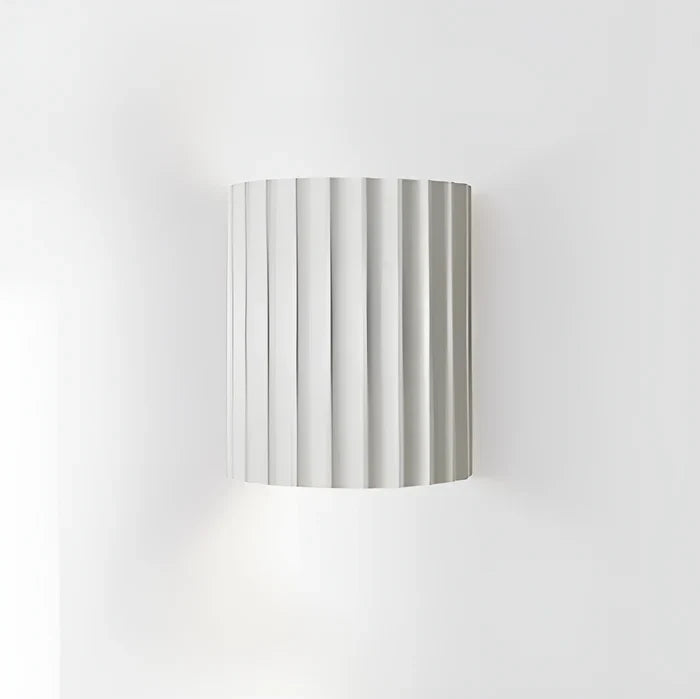 Gestreepte led wandlamp van kunsthars voor een moderne scandinavische sfeer