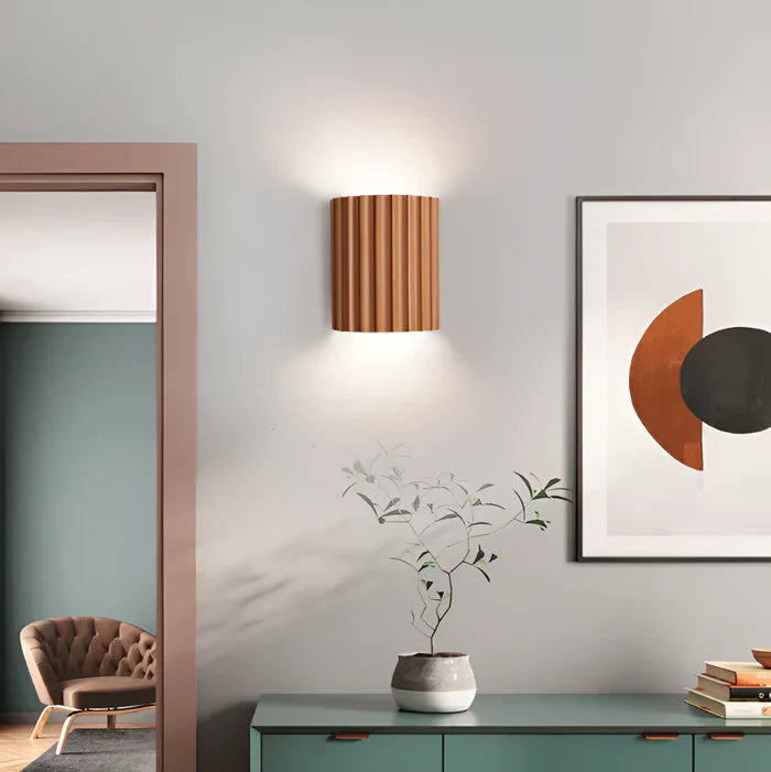 Gestreepte led wandlamp van kunsthars voor een moderne scandinavische sfeer