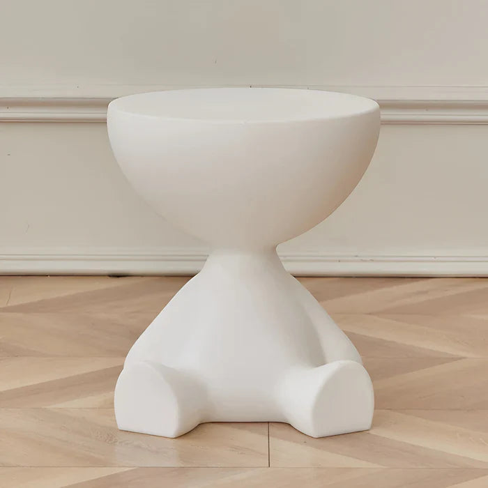 Ronde crème bijzettafel - zwarte ronde salontafel - leuke plastic bijzettafel