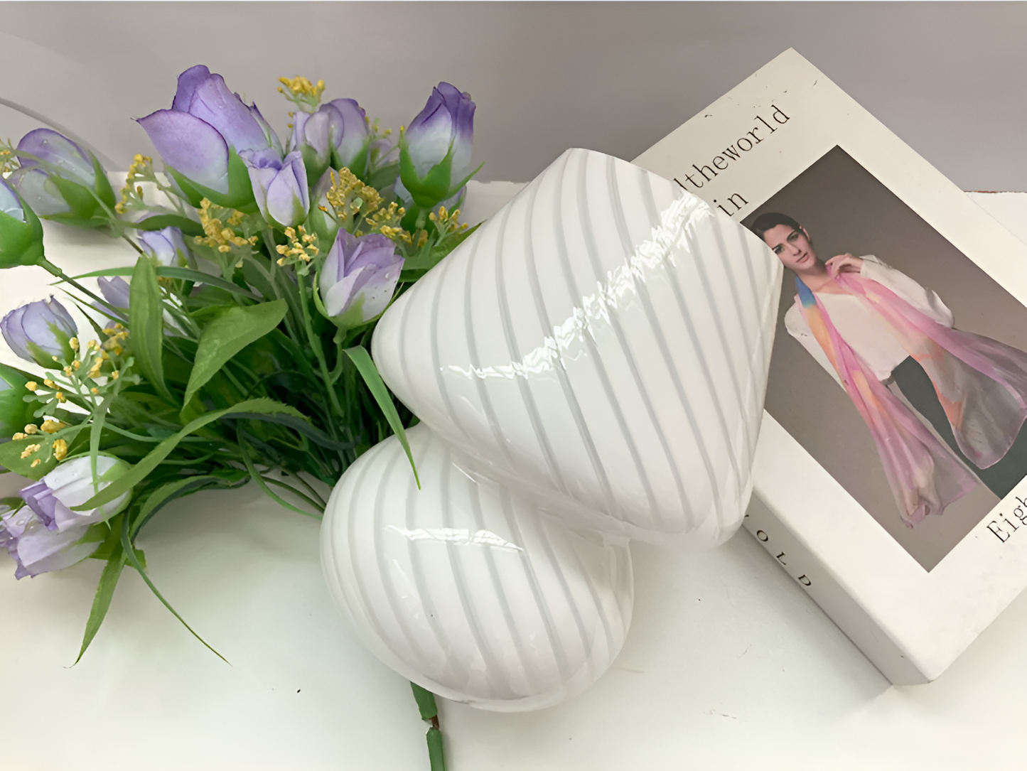 Striped Glow - een handgeblazen gestreepte glazen tafellamp