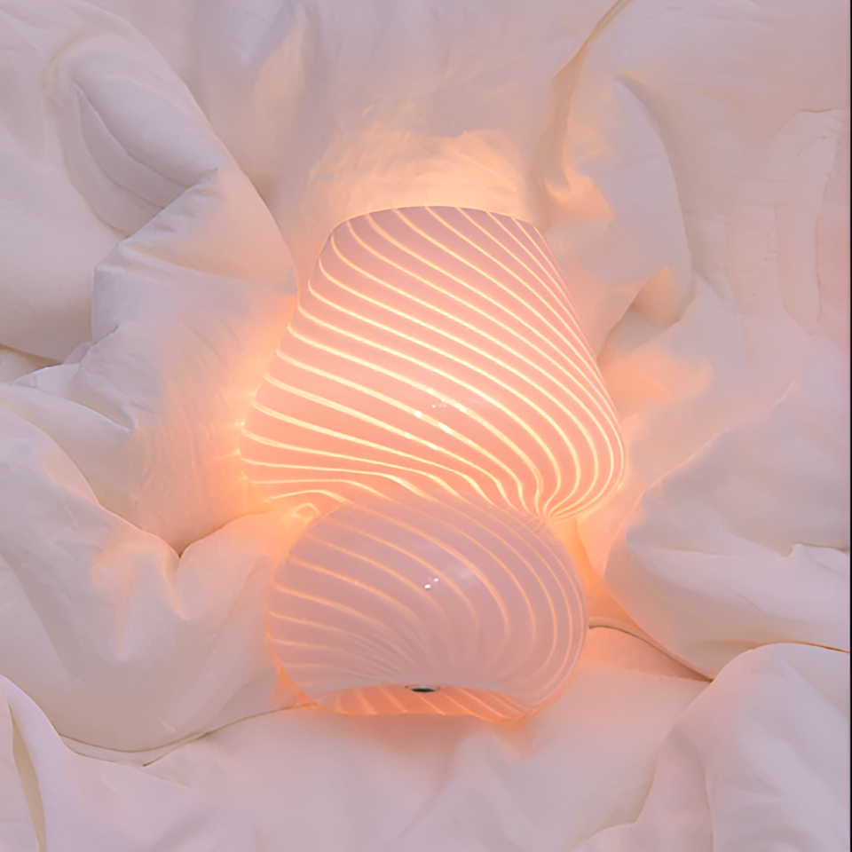 Striped Glow - een handgeblazen gestreepte glazen tafellamp