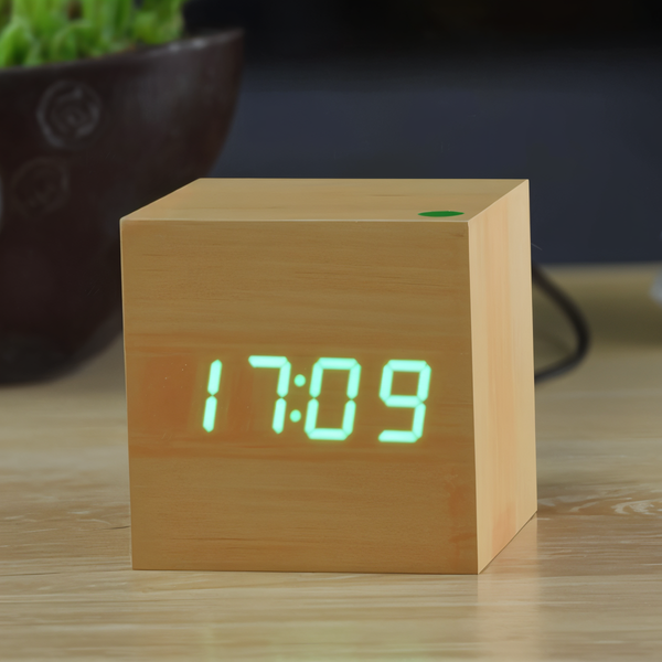 Digitale LED wekker - kubusklok - houten klok
