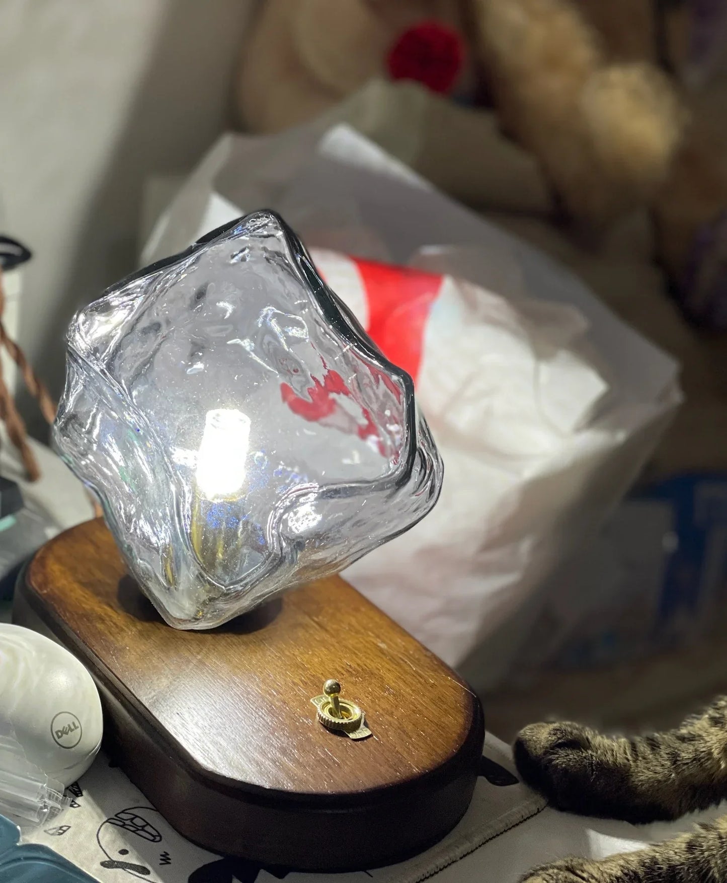 Glazen tafellamp van ijssteen