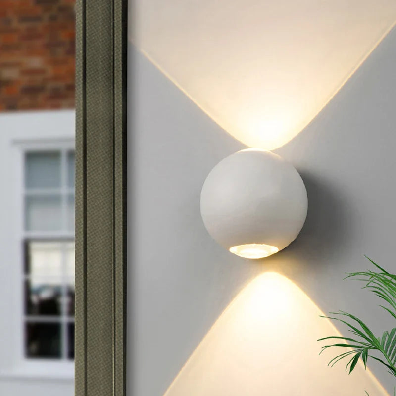 Bolvormige aluminium wandlamp
