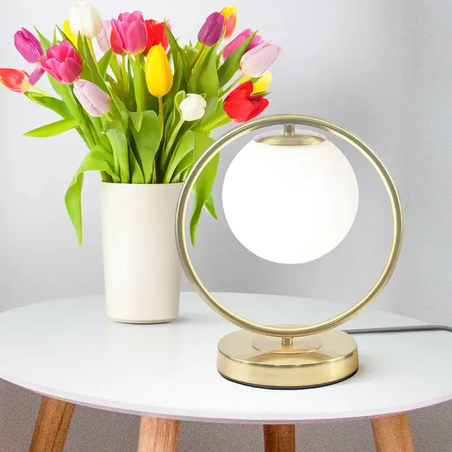 Gouden design tafellamp met matglas - gene