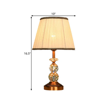 KristalGlow – tischlampe mit konischer form und geschliffenen kristallkugeln