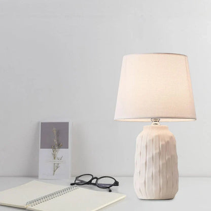 Eclat – design tafellamp met conische kap en cilindrische keramische voet