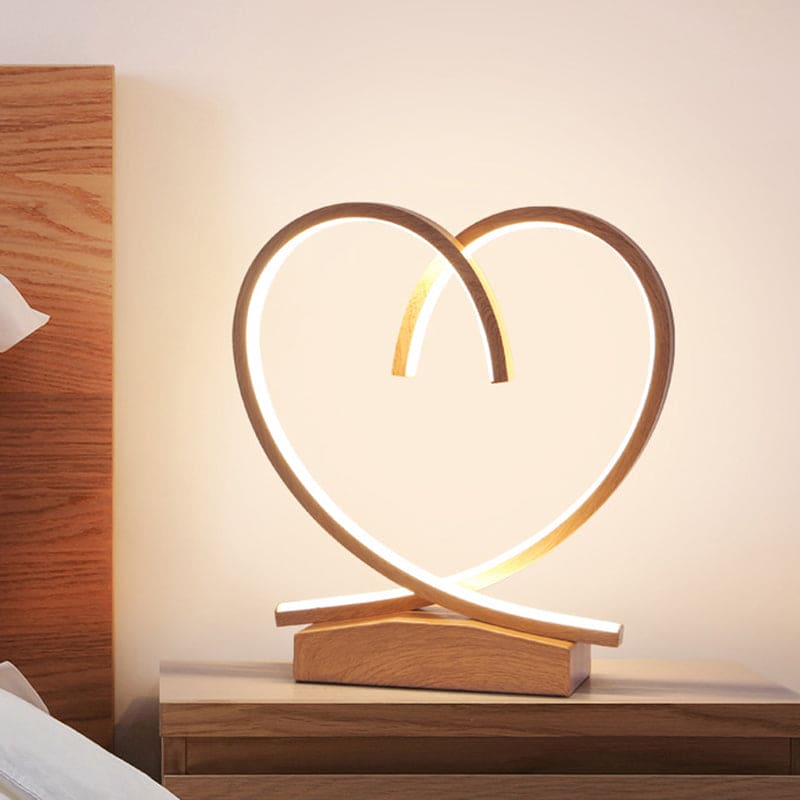 Heartwood - houten nachtkastje met een liefdevol hart