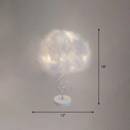 EvoGlow - Scandinavische tafellamp met verenwolk