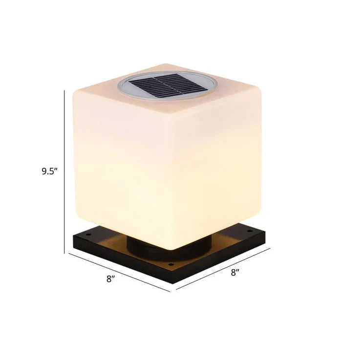SolLicht | witte Scandinavische buitenlamp op zonne-energie