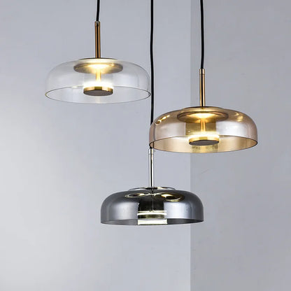 Moderne hanglamp voor de keukentafel