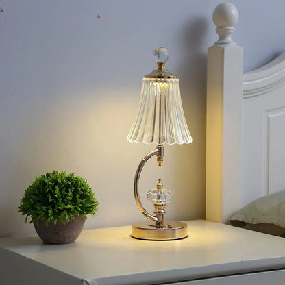 Vintage gouden kristallen tafellamp