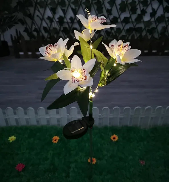 ZonneSpectra | moderne buitenlamp in bloemmotief