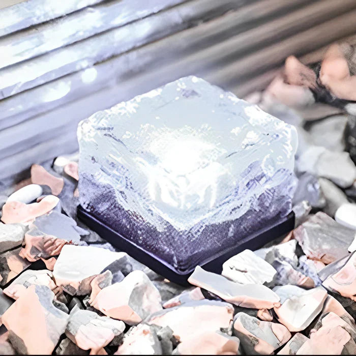 SolarCube – stijlvolle solarlamp voor in de tuin