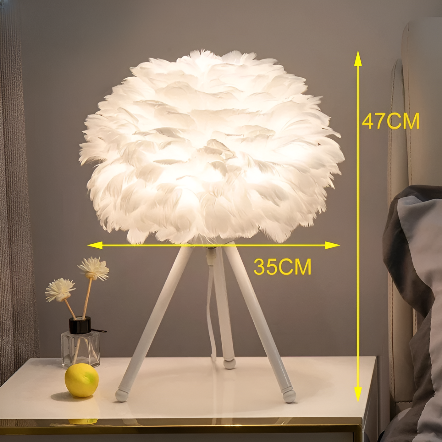Feather Glow - handgemaakte tafellamp van struisvogelveren voor een romantische sfeer
