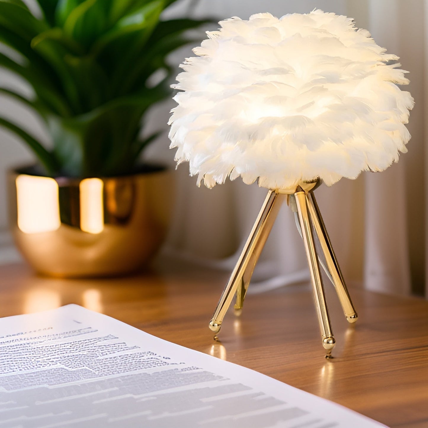 Feather Glow - handgemaakte tafellamp van struisvogelveren voor een romantische sfeer