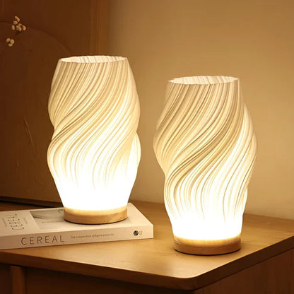 DreamWave - moderne crèmekleurige 3D golflamp met elegante metalen voet