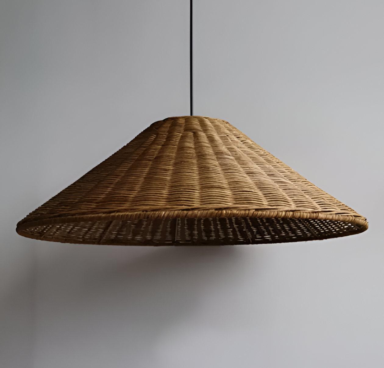 HatWicker hanglamp - hanglamp van bruin-beige kegelvormig rotan - naar beneden gericht licht