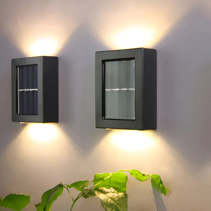 LumiSun wandlamp op zonne-energie - buitenlamp op zonne-energie met twee lichtbundels