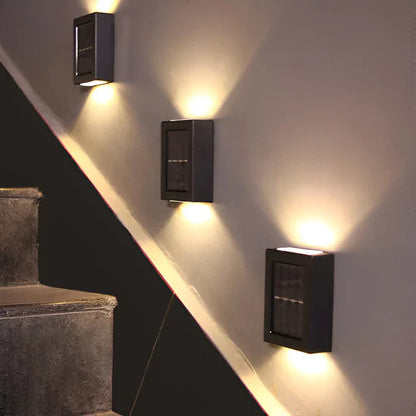 LumiSun wandlamp op zonne-energie - buitenlamp op zonne-energie met twee lichtbundels