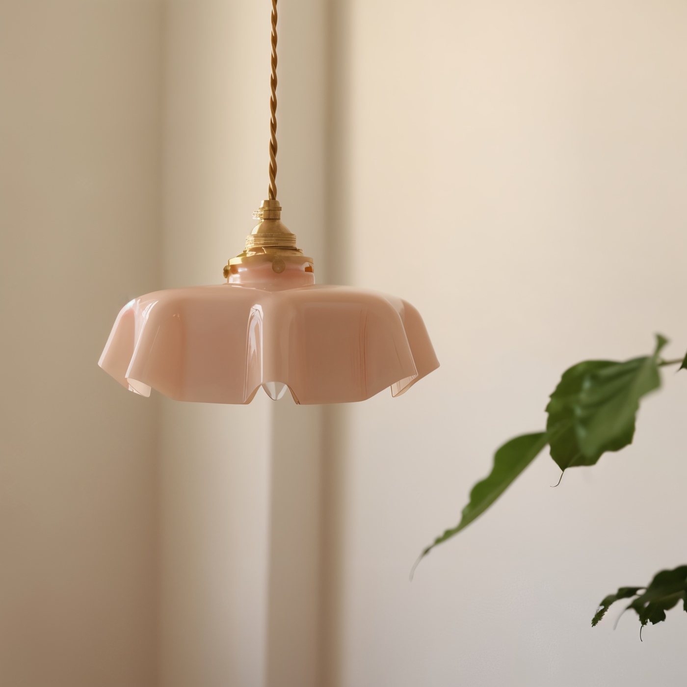 RetroTint hanglamp - bloemvormige led-hanglamp met crème glazen kap