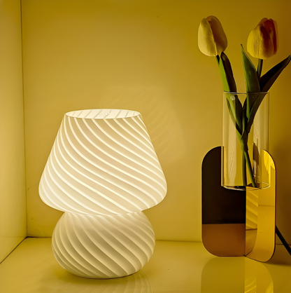 Striped Glow - een handgeblazen gestreepte glazen tafellamp
