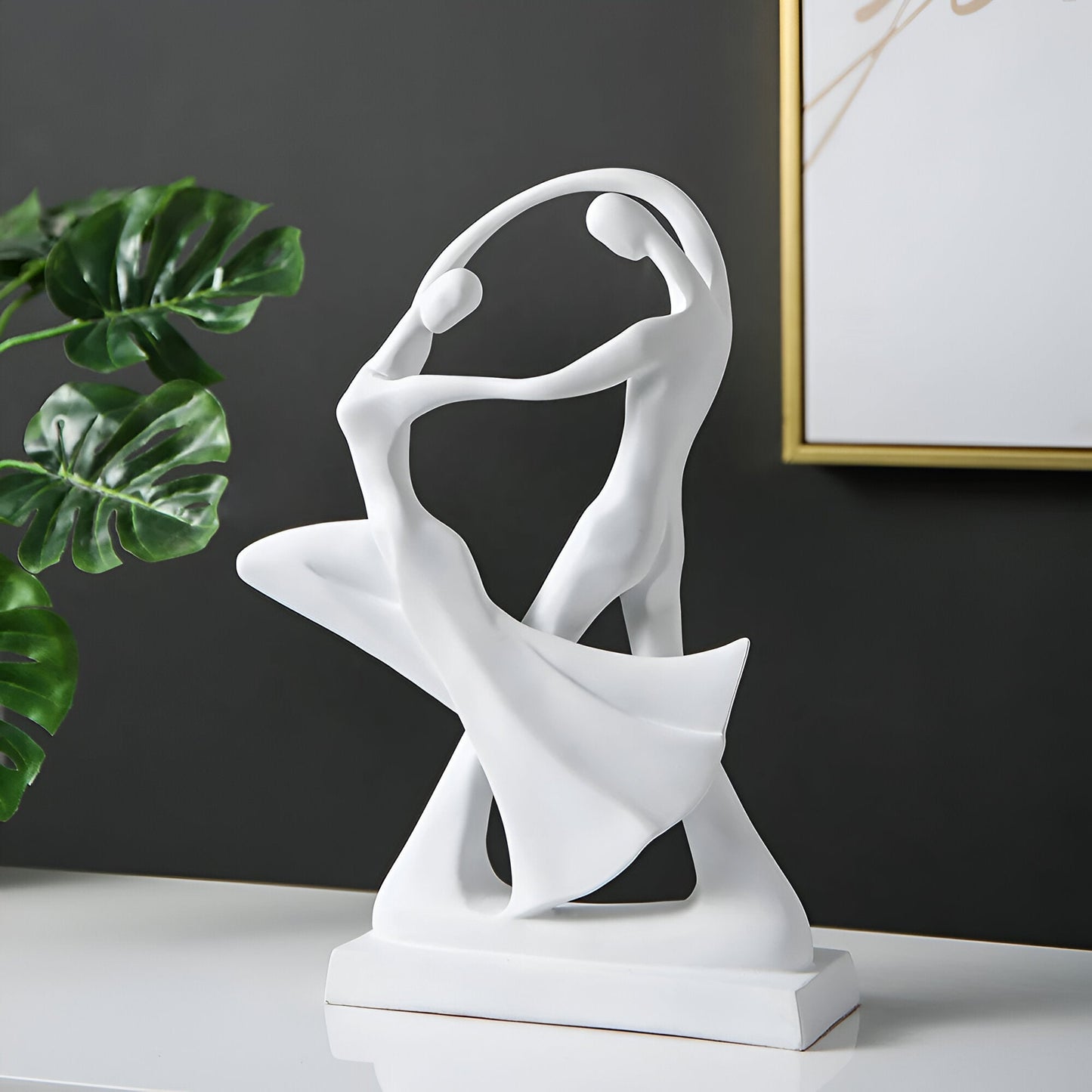 SwayDuo ornament - witte en zwarte dansende hars sculptuur - moderne abstracte kunst