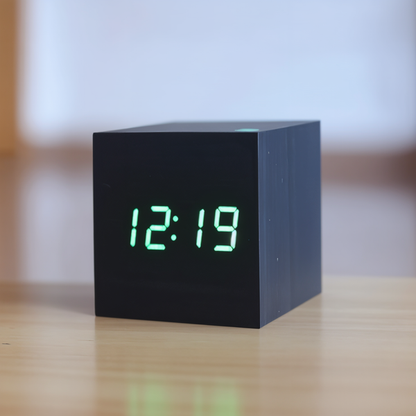 Digitale LED wekker - kubusklok - houten klok