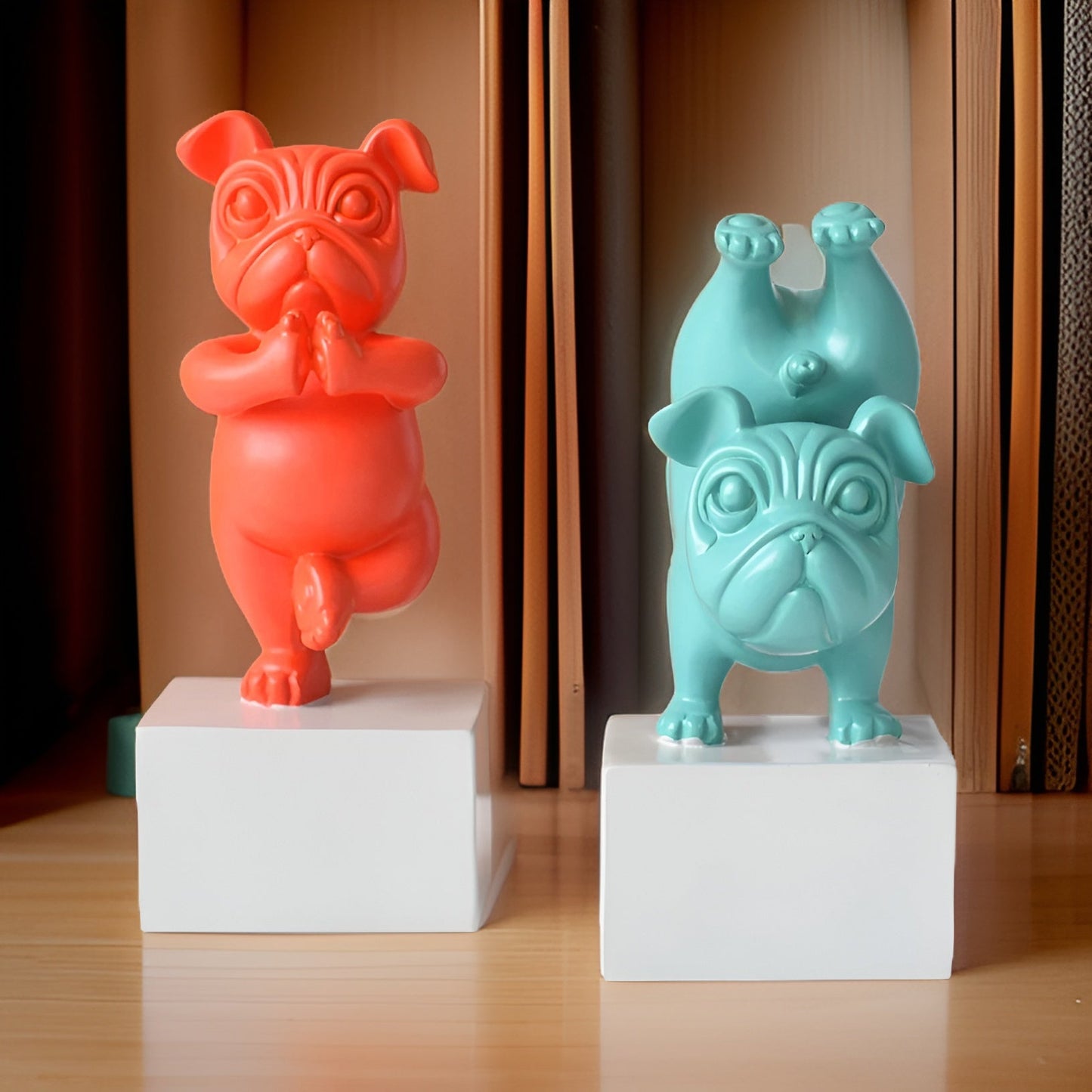 Yoga Paws - abstract yoga buldog beeldje voor speelse huishoudens