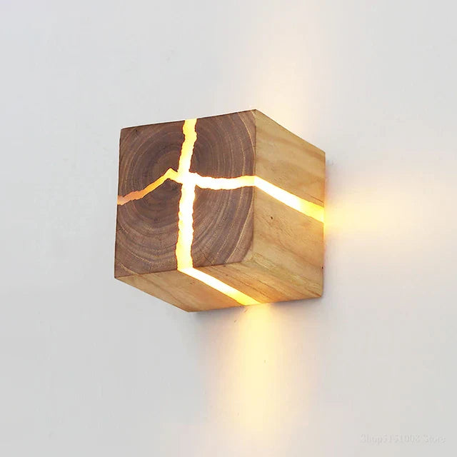 SolidWood - kubusvormige wandlamp