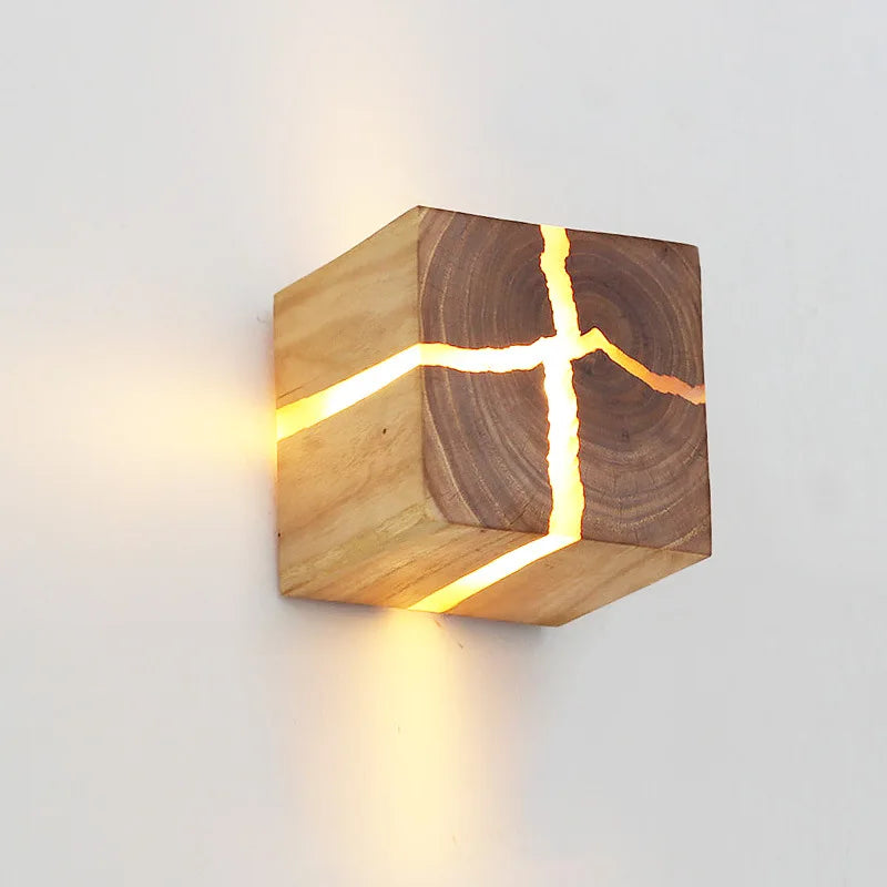 SolidWood - kubusvormige wandlamp