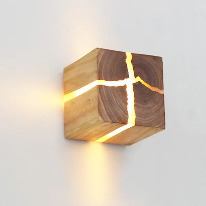 SolidWood - kubusvormige wandlamp