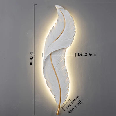 Federaura - moderne vrouwelijke wandlamp met veren