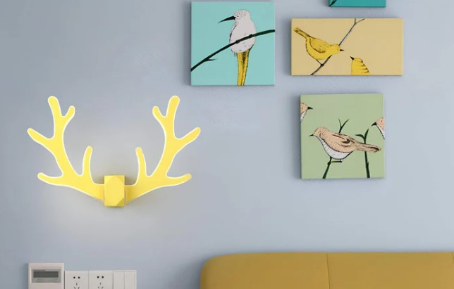 AntlerGlow | Elegante LED-wandlamp in modern gewei-design