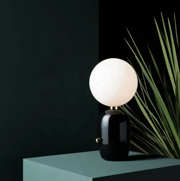 WinterGlo - Moderne creatieve tafellamp met Scandinavisch design