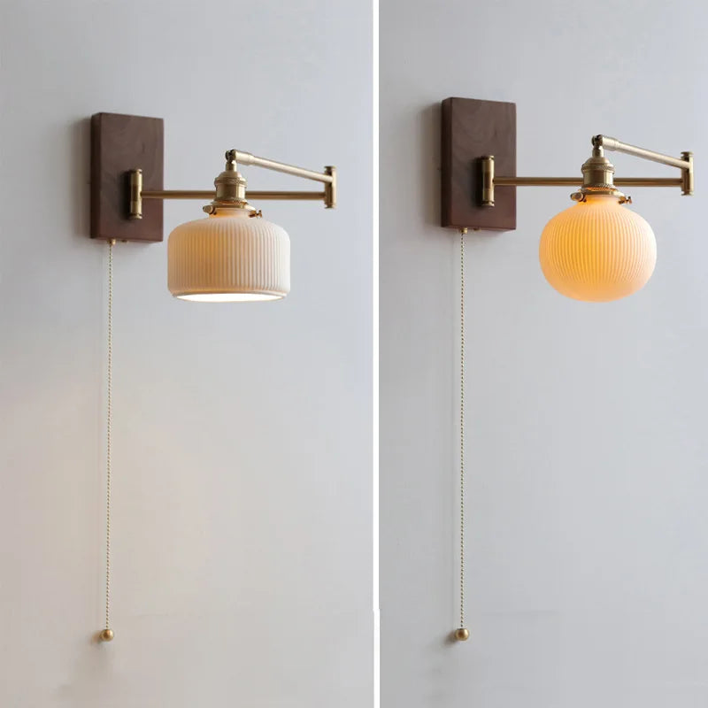 Keramische wandlamp met houten plaat