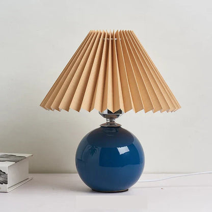 Antiek geplooid – vintage tafellamp met plooien