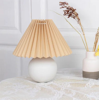 Antiek geplooid – vintage tafellamp met plooien