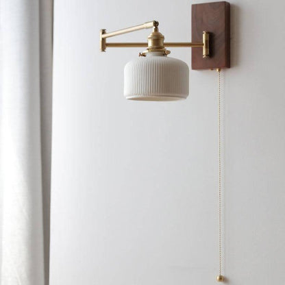 Keramische wandlamp met houten plaat