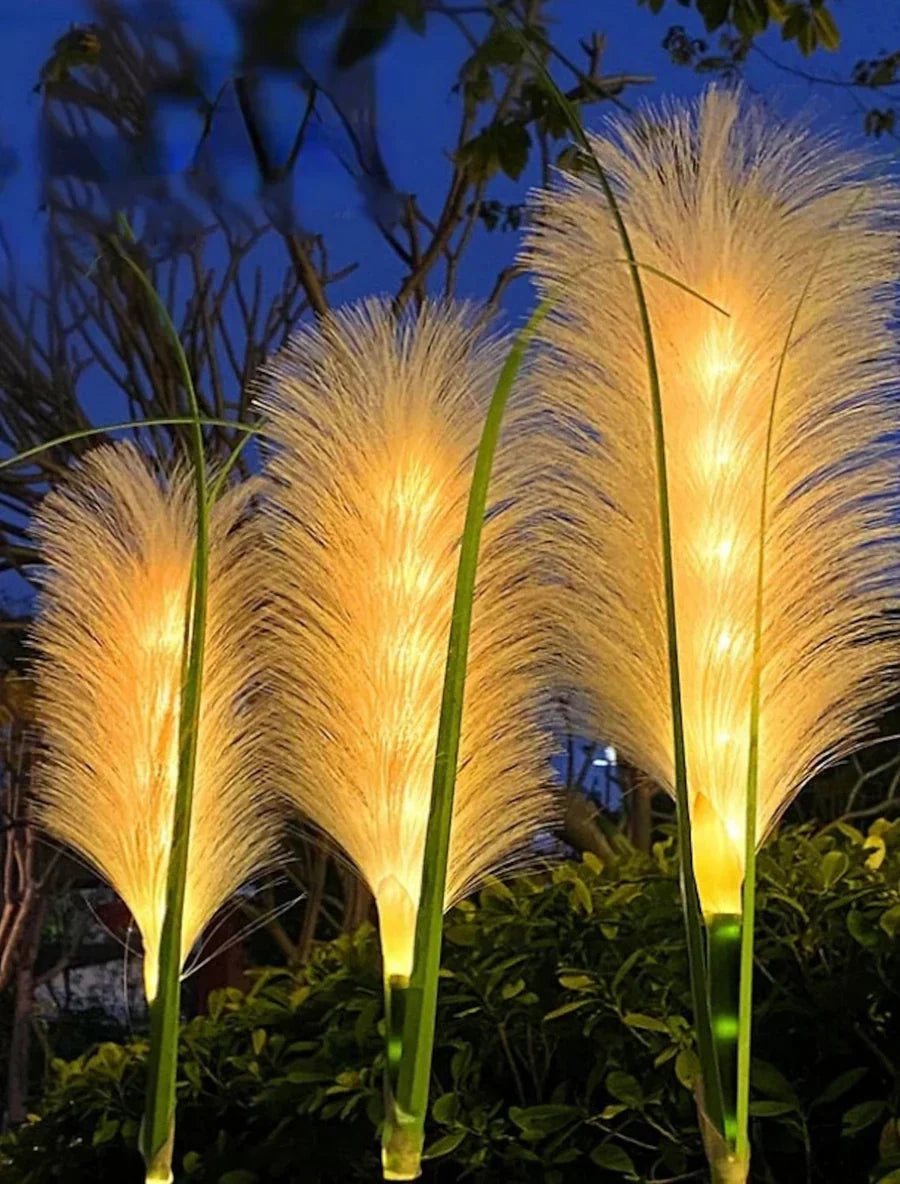 Zonne-rieten tuinverlichting buiten decoratief